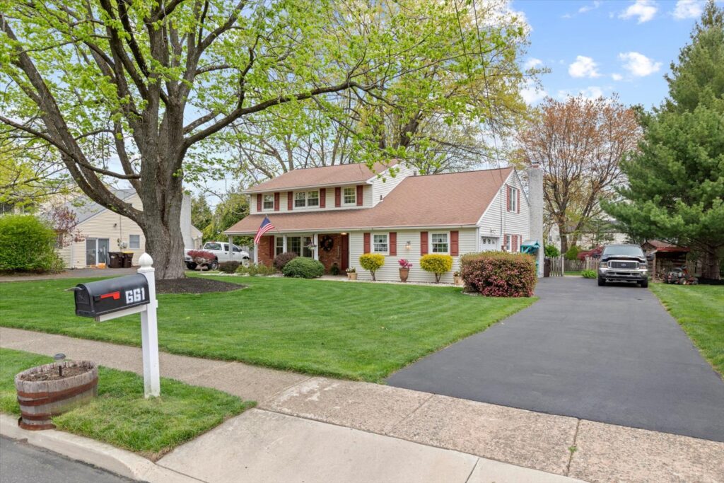 661 Serrill Dr, Hatboro